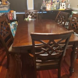 Mahogany 7 piece Family Dining Room